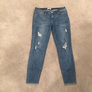 Kenzie vintage, ripped jeans, high waisted!